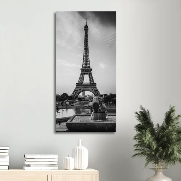 Eiffel tower black and white