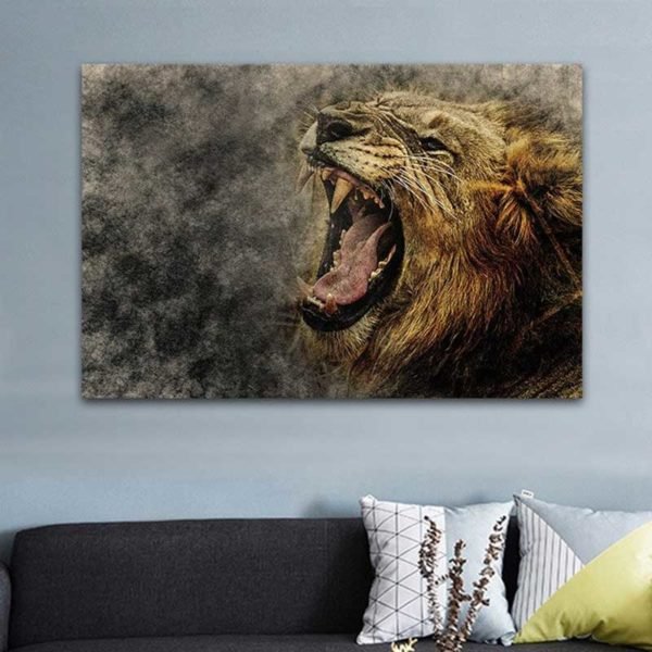 Picture of lion roaring